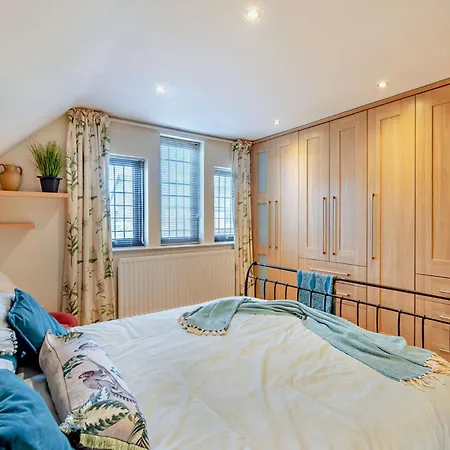 4 Bed In Crosby-on-eden 94398 *