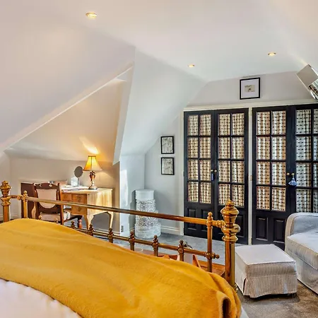 4 Bed In Crosby-on-eden 94398 Holiday home