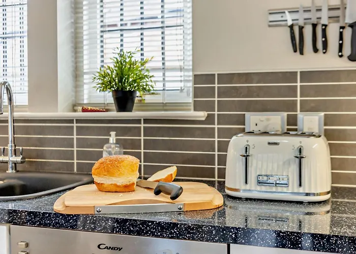 4 Bed In Carlisle Oc-94398 *